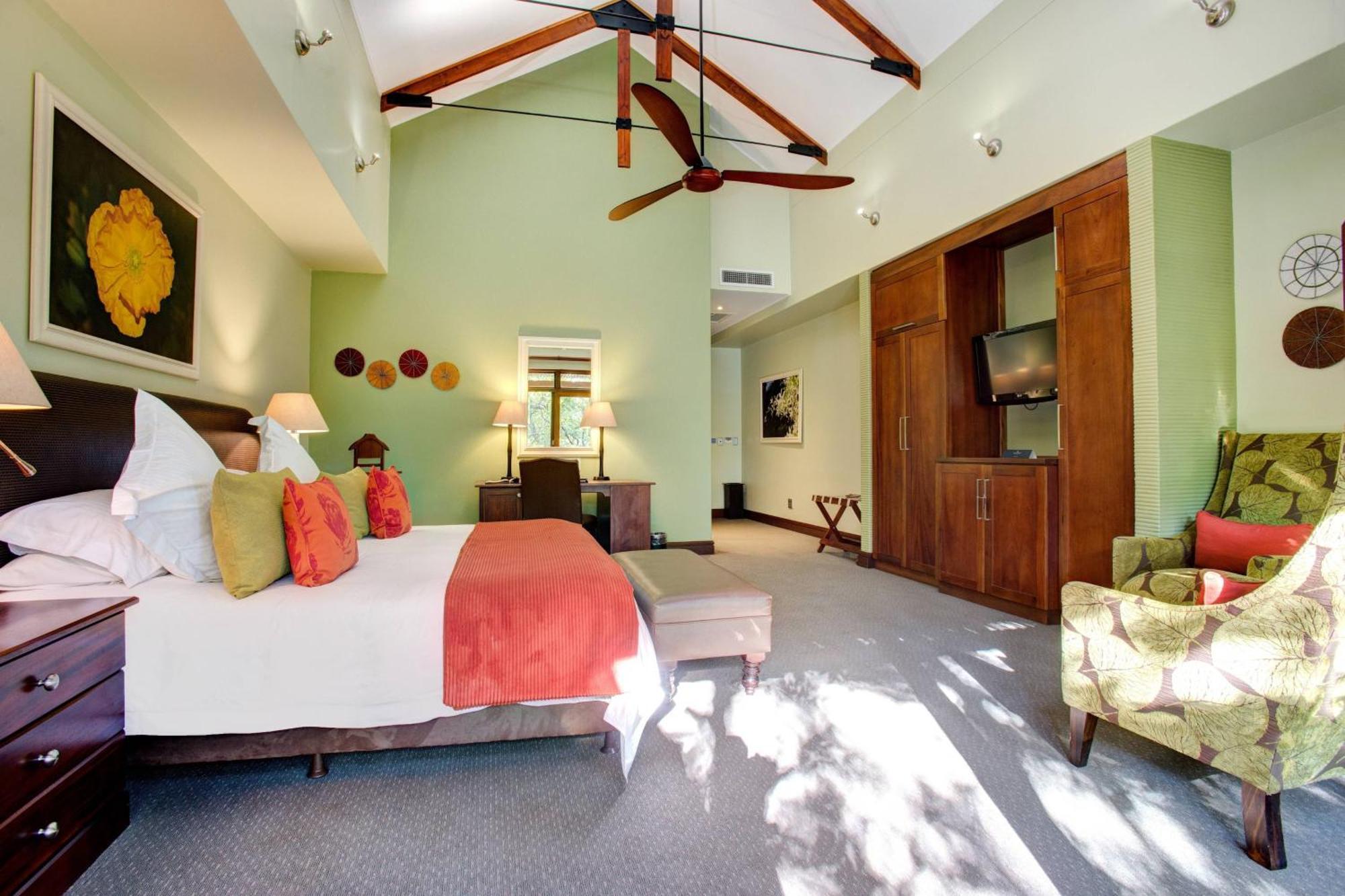 Irene Country Lodge, Autograph Collection Центурион Экстерьер фото A bedroom at the Boulders Resort