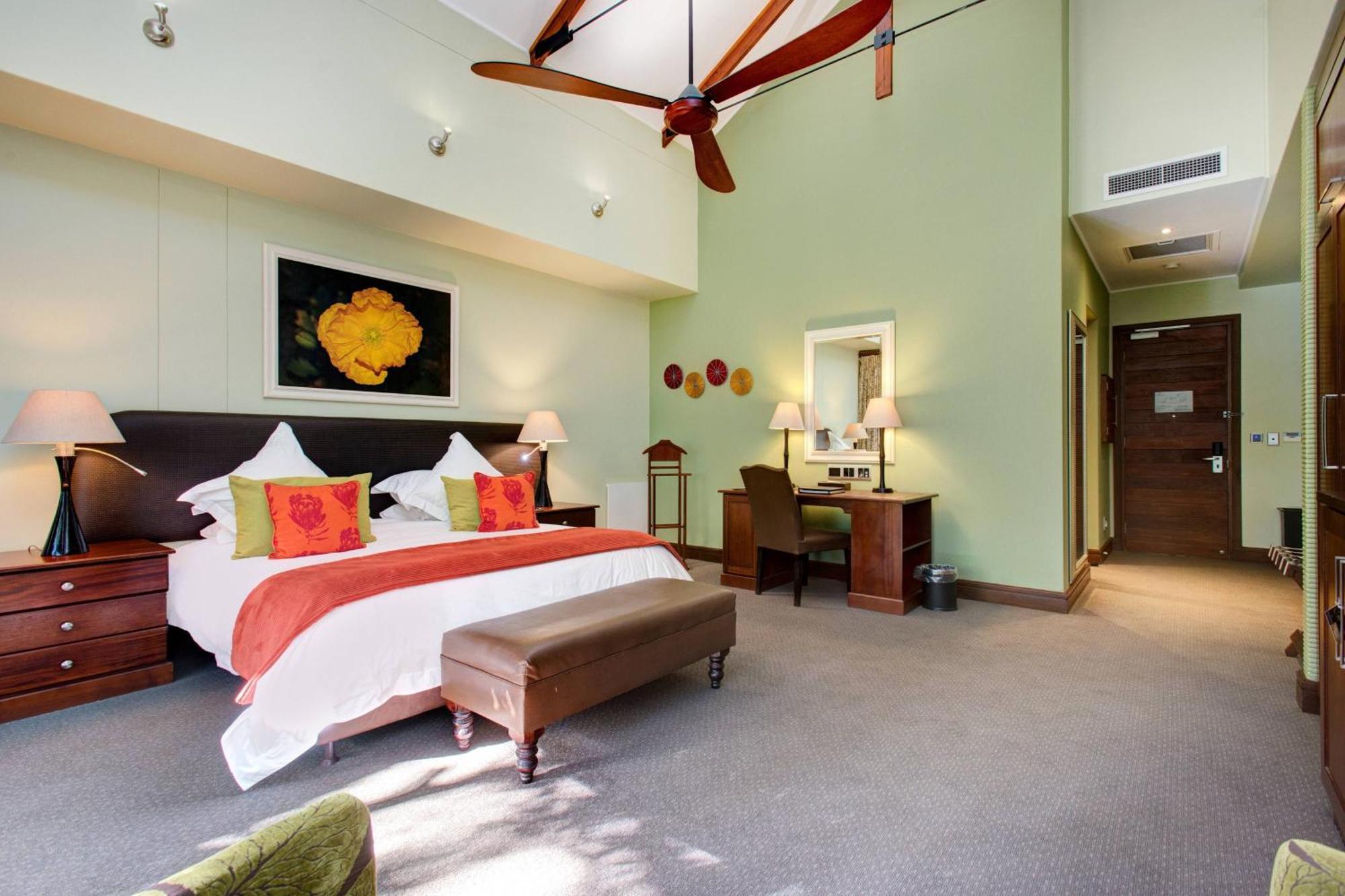 Irene Country Lodge, Autograph Collection Центурион Экстерьер фото A bedroom at the Taj Bengal