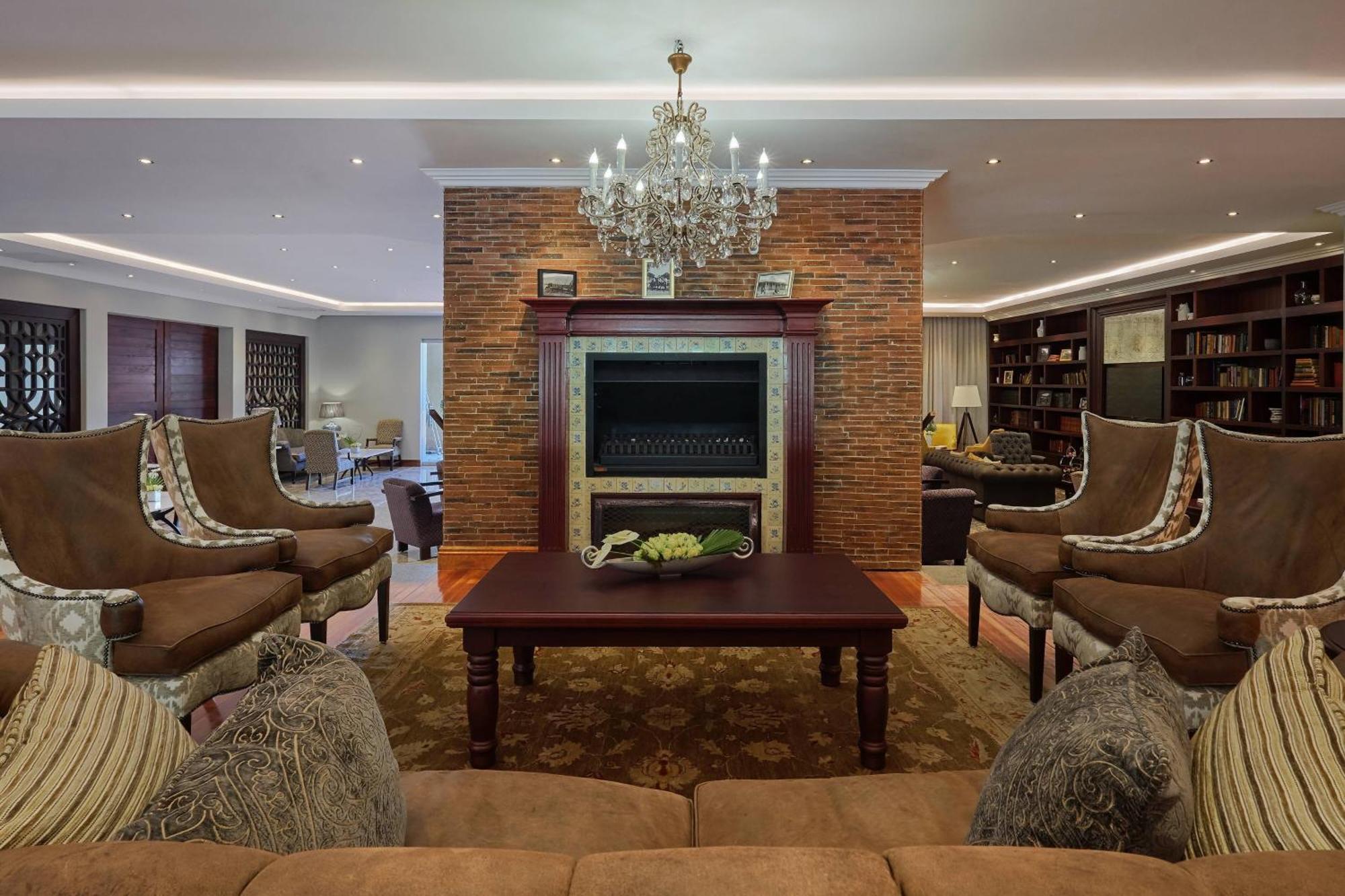 Irene Country Lodge, Autograph Collection Центурион Экстерьер фото The interior of the hotel